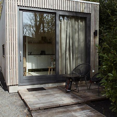 Modern Tiny House Op Rustig Watersportpark Villa Elahuizen Exteriör bild