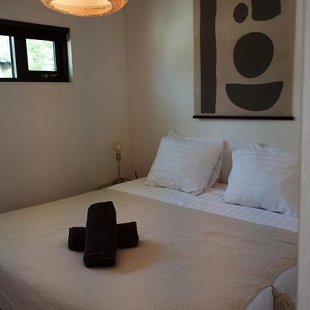 Modern Tiny House Op Rustig Watersportpark Villa Elahuizen Exteriör bild